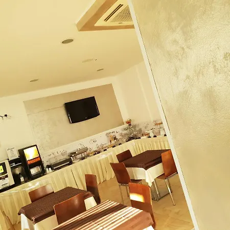 Отель Diamante Чезенатико